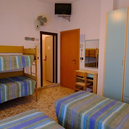 Hotel Chiara Rimini Ngoại thất bức ảnh