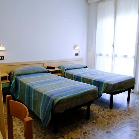 Hotel Chiara Rimini Ngoại thất bức ảnh
