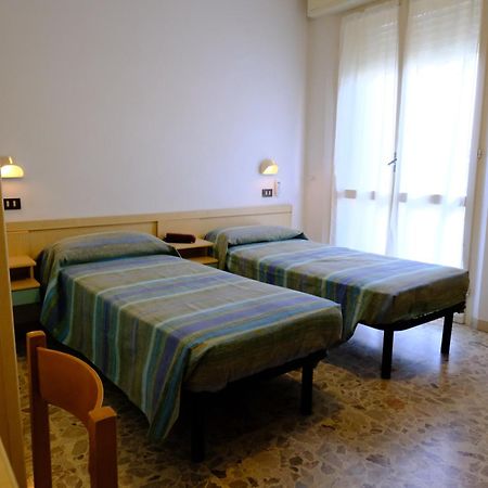 Hotel Chiara Rimini Ngoại thất bức ảnh