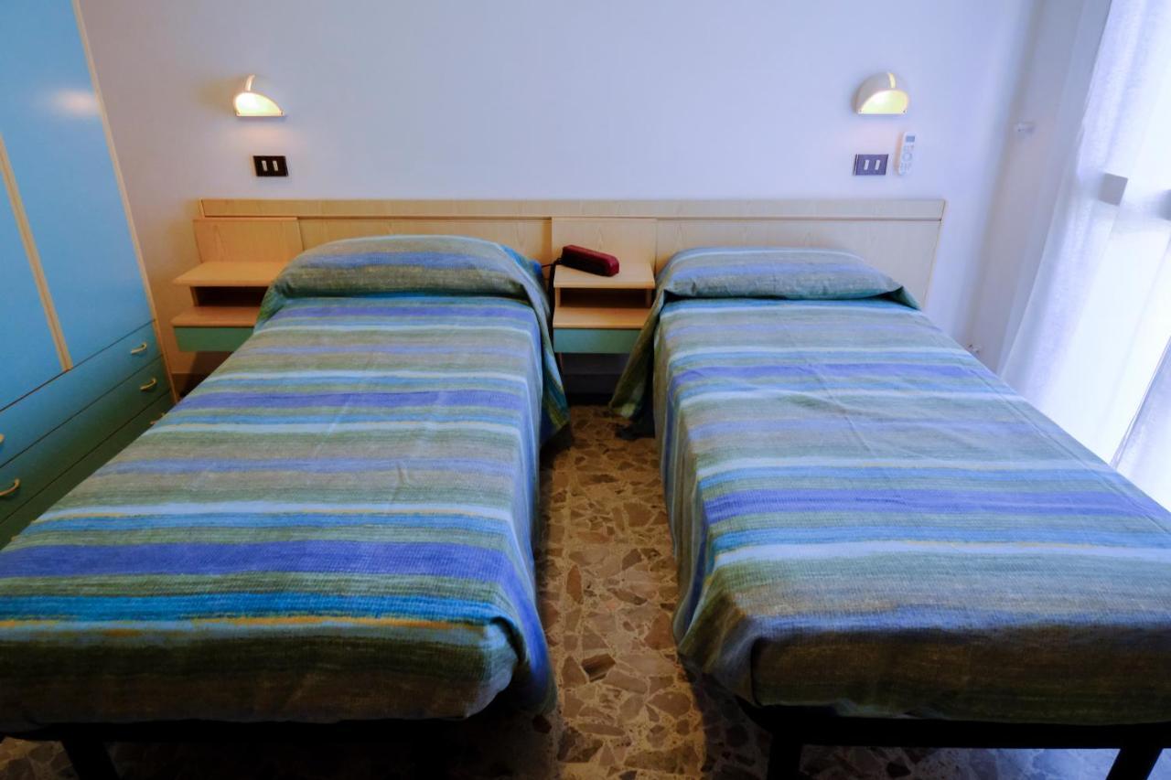 Hotel Chiara Rimini Ngoại thất bức ảnh
