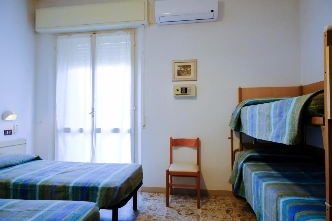 Hotel Chiara Rimini Ngoại thất bức ảnh