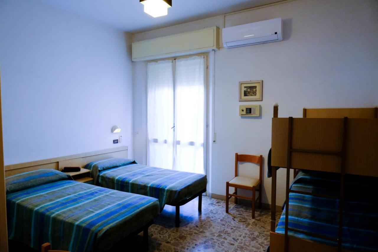 Hotel Chiara Rimini Ngoại thất bức ảnh